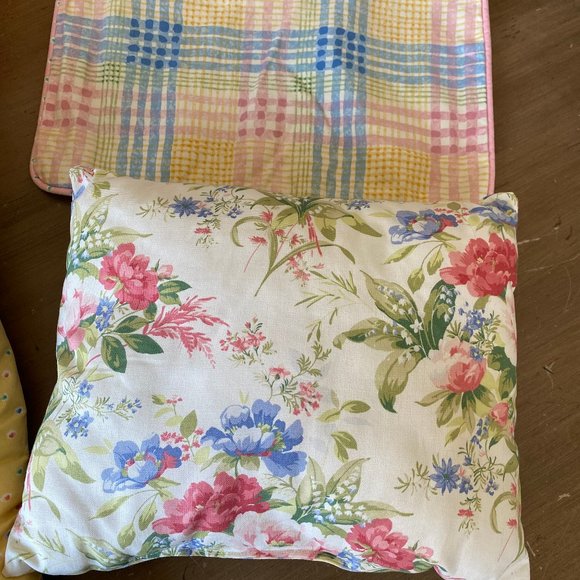 Absolute 90's! Reversible Comforter, Sham and Pillows* - Picture 15 of 16